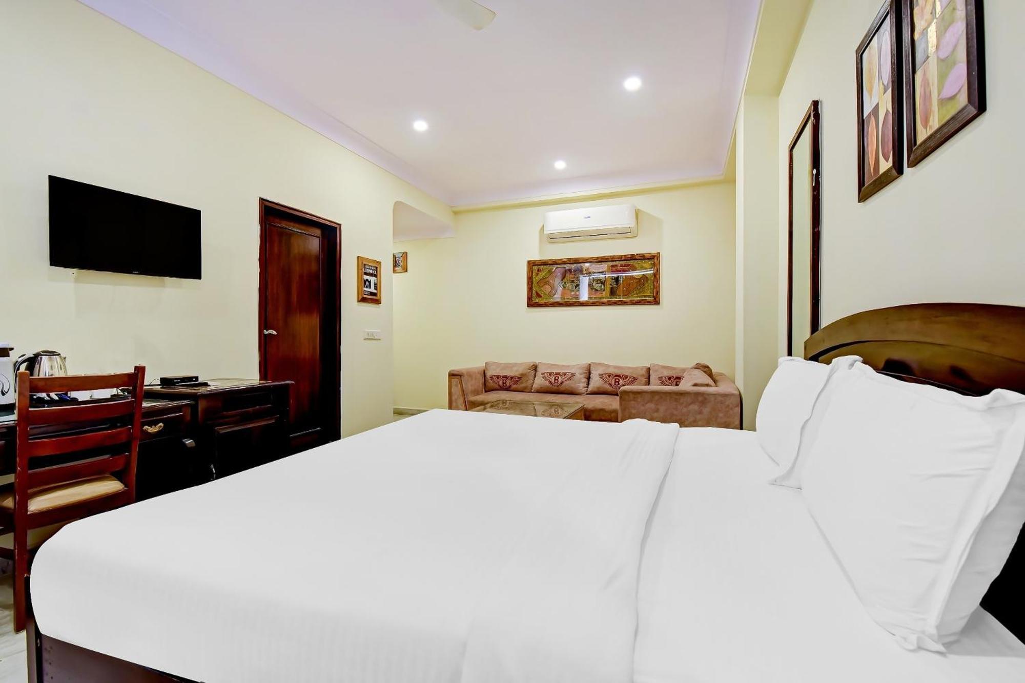 Kukas Collection O Hotel Four Boutique מראה חיצוני תמונה