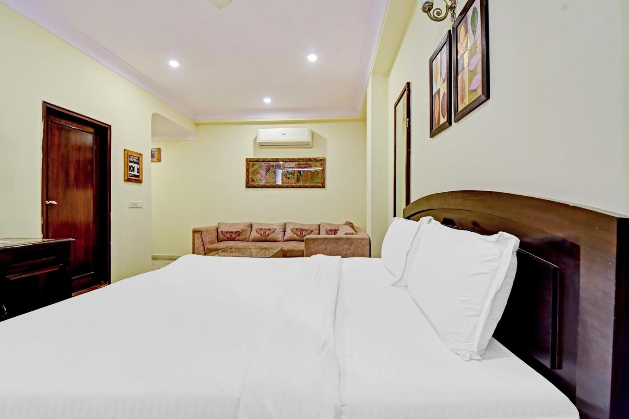 Kukas Collection O Hotel Four Boutique מראה חיצוני תמונה